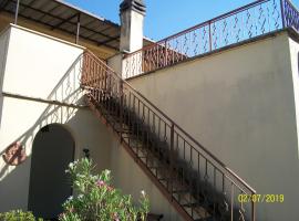 Sweet Home 2, hotel con estacionamiento en Montopoli in Sabina
