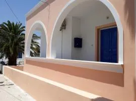 PINE HOUSE SANTORINI PERISSA 150 METERS FROM SEA.