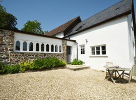 Woodland Cottage, hotel with parking in South Molton