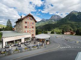 Hotel Bellaval Scuol、シュクオルのホテル