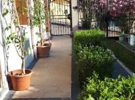Guspini-Casa vacanze con giardino IUN R1321