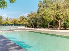 Condo Maxim E 305 Condo