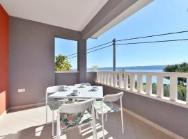 Apartments Marta, Hotel in Duće