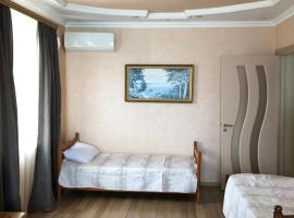 Квартира в Пицунде у моря: Pitsunda şehrinde bir otel