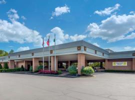 Quality Inn Exit 4 Clarksville: Clarksville şehrinde bir otel