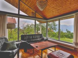 Maison familiale à Montreux avec vue sur le lac、モントルーのホテル