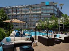 Toronto Don Valley Hotel and Suites: Toronto, Ontario Bilim Merkezi yakınında bir otel