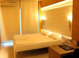 Oneiro Suites, hotel in Souda