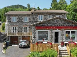 Auberge du Mont Tortue, bed & breakfast i Champclause