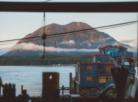 Whalers on the Point Guesthouse: Tofino şehrinde bir hostel