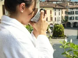 LA QUADRA SUITES - Central Apartments in Iseo with daily housekeeping
