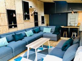 Maison d'architecte en plein cœur d'Honfleur avec bain nordique，位于翁弗勒尔的酒店