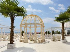 Hotel Amore Beach - All Inclusive Light, leilighetshotell i Elenite