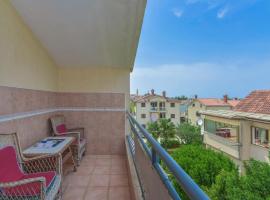 Apartment Kristijan with Balcony, ξενοδοχείο σε Funtana