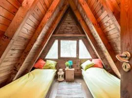 Domki jak PRLu w Camp LIPNO