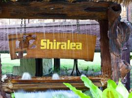 Shiralea Backpackers Resort, viešbutis mieste Had Jao