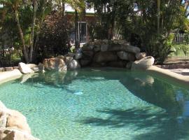 Heritage Lodge Motel, hotel near Charters Towers Airport - CXT, 