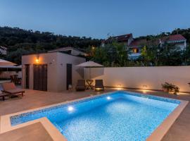 2NIGHTSTUDIOS, hotel com piscina em Split
