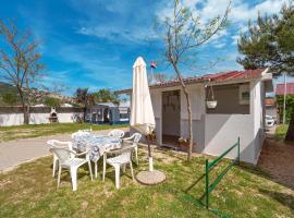 Camp Mali bungalow – hotel w Bašce