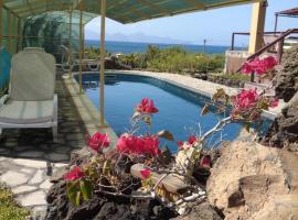 Coin de Paradis,Pavillon Doucimar, hotel with parking in Porto Novo