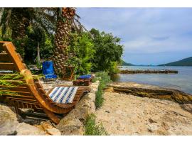 Vacation Home Andrija, вариант жилья у пляжа в Стоне