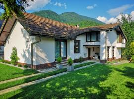 Holiday House Red Deer, viešbutis mieste Preddvor