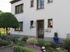 Gästehaus Fichtenwäldche, hotel v destinaci Kelberg