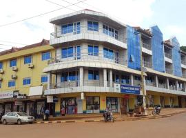 Hotel Dot Com Entebbe، فندق بالقرب من مطار عنتيبي الدولي - EBB، عنتيبي