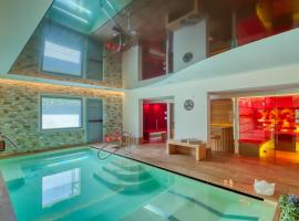 Boutique Hotel Bramante & SPA, hotel amb aparcament a Urbania