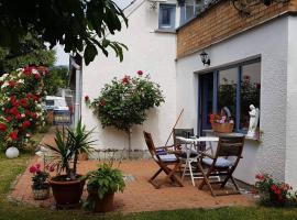 Hering FeWo I Apartment Terrace, lägenhet i Wiek auf Rügen