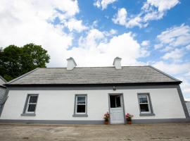 Mary's Cosy Cottage on the Wild Atlantic Way, hotelli Galwayssa