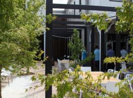 Crossroads Hotel, hotel a Narrabri