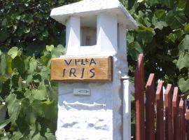 Villa Iris, casa de campo em Nea Vrasna