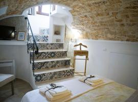 HOME 5 - Giù in Dimora, hotel v destinaci Putignano