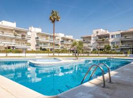 Awesome Apartment In Cubelles With Wifi, Outdoor Swimming Pool And Swimming Pool, hotel in Cubelles