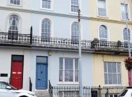 West Beach House -Sea Views, homestay in Cobh