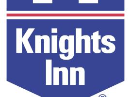 Knights Inn Colonial Fireside Inn: Pembroke şehrinde bir otoparklı otel