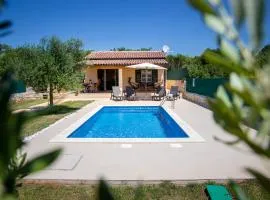 House Jozefina with pool