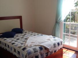Casa Shalom, cheap hotel in Faial