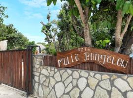 Mulia Bungalows: Nembrala'da bir otel