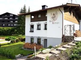 Family Friendly Chalet - Central with Beautiful Mountain Views