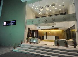 Tarawade Clarks Inn Pune, hotel in Shivaji Nagar, Pune