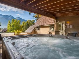 Vista View Chalet - 2 Bed 1 Bath Vacation home in Lake Wenatchee, hotel amb aparcament a Leavenworth