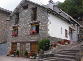 Apartamentos Casa Borja, Ferienunterkunft in Salinas de Bielsa