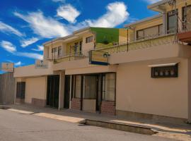 Hotel Bamboo Aeropuerto, hotel i Alajuela