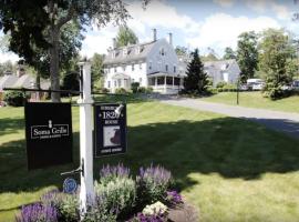 Simsbury 1820 House, hotel near Granby Center Historic District, Simsbury