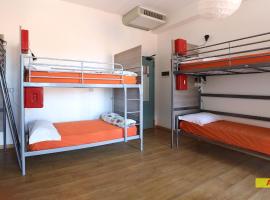 Jammin' Hostel & Bar Rimini، بيت شباب في ريميني