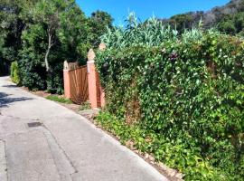 Les Bambous, camping naturiste, hotel v destinaci Ile du Levant