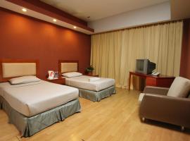 Mayres Hotel Kota Tinggi, hotel in Kota Tinggi