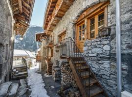 CHALET ALOUETTE Authentique et confortable Proche commerces et Pistes, hotel in Champagny-en-Vanoise